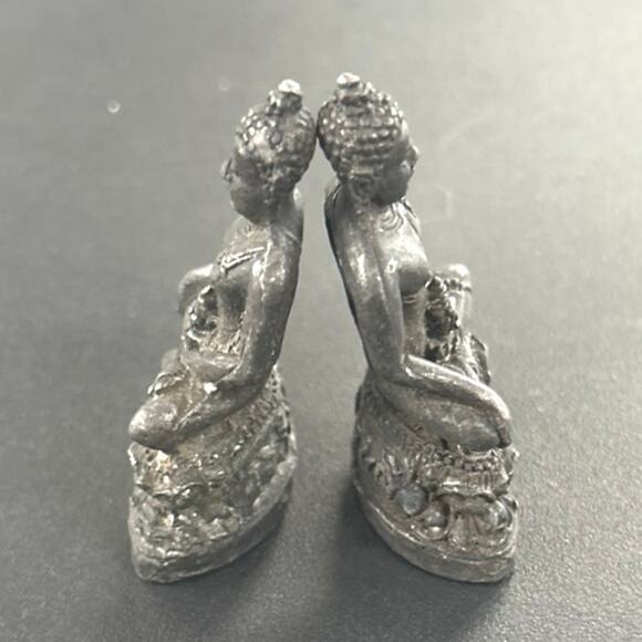 Pair of Miniature Metal Thai Amulets Pra Kring - Picture 6 of 7